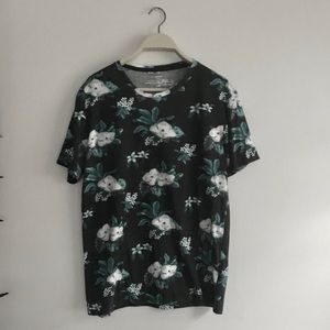 Men’s floral T-shirt